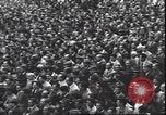 Standbild Mai Tag feiern Rom Italien, 1945, aus Sekunde 56 historischem Filmmaterial Videoclip 65675059069