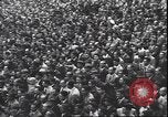 Standbild Mai Tag feiern Rom Italien, 1945, aus Sekunde 60 historischem Filmmaterial Videoclip 65675059069