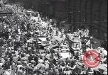 Standbild USA Soldaten Mailand Italien, 1945, aus Sekunde 8 historischem Filmmaterial Videoclip 65675059072
