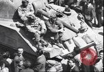 Standbild USA Soldaten Mailand Italien, 1945, aus Sekunde 40 historischem Filmmaterial Videoclip 65675059072