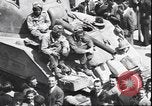 Standbild USA Soldaten Mailand Italien, 1945, aus Sekunde 42 historischem Filmmaterial Videoclip 65675059072