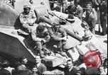 Standbild USA Soldaten Mailand Italien, 1945, aus Sekunde 43 historischem Filmmaterial Videoclip 65675059072