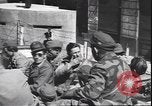 Immagine di Prigionieri tedeschi Milano Italia, 1945, secondo 17 filmato di repertorio 65675059073