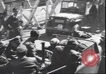 Immagine di Prigionieri tedeschi Milano Italia, 1945, secondo 55 filmato di repertorio 65675059073