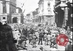 Immagine di Prigionieri tedeschi Milano Italia, 1945, secondo 62 filmato di repertorio 65675059073