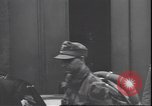 Immagine di Prigionieri tedeschi Milano Italia, 1945, secondo 17 filmato di repertorio 65675059075