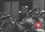 Immagine di Prigionieri tedeschi Milano Italia, 1945, secondo 37 filmato di repertorio 65675059075