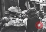 Immagine di Prigionieri tedeschi Milano Italia, 1945, secondo 48 filmato di repertorio 65675059075