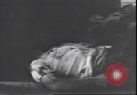 Standbild Leiche von Mussolini Italien, 1945, aus Sekunde 6 historischem Filmmaterial Videoclip 65675059077