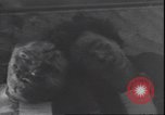 Standbild Leiche von Mussolini Italien, 1945, aus Sekunde 56 historischem Filmmaterial Videoclip 65675059077