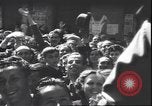 Immagine di Civili italiani Milano Italia, 1945, secondo 19 filmato di repertorio 65675059079