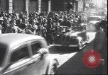 Immagine di Civili italiani Milano Italia, 1945, secondo 43 filmato di repertorio 65675059079