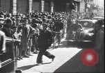 Immagine di Civili italiani Milano Italia, 1945, secondo 57 filmato di repertorio 65675059079