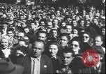 Immagine di Civili italiani Milano Italia, 1945, secondo 6 filmato di repertorio 65675059080