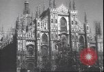 Immagine di Civili italiani Milano Italia, 1945, secondo 20 filmato di repertorio 65675059080