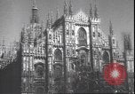Immagine di Civili italiani Milano Italia, 1945, secondo 21 filmato di repertorio 65675059080