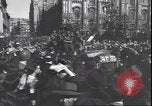 Immagine di Civili italiani Milano Italia, 1945, secondo 34 filmato di repertorio 65675059080