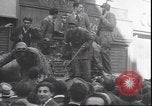 Immagine di Partigiani italiani Milano Italia, 1945, secondo 25 filmato di repertorio 65675059081