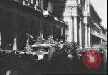Immagine di Partigiani italiani Milano Italia, 1945, secondo 29 filmato di repertorio 65675059081