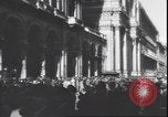 Immagine di Partigiani italiani Milano Italia, 1945, secondo 33 filmato di repertorio 65675059081