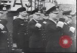 Standbild deutscher Marineoffizier Deutschland, 1943, aus Sekunde 19 historischem Filmmaterial Videoclip 65675059085
