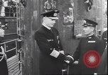 Standbild deutscher Marineoffizier Deutschland, 1943, aus Sekunde 43 historischem Filmmaterial Videoclip 65675059085