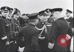 Standbild deutscher Marineoffizier Deutschland, 1943, aus Sekunde 48 historischem Filmmaterial Videoclip 65675059085