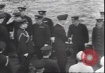 Standbild deutscher Marineoffizier Deutschland, 1943, aus Sekunde 56 historischem Filmmaterial Videoclip 65675059085