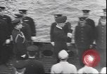 Standbild deutscher Marineoffizier Deutschland, 1943, aus Sekunde 57 historischem Filmmaterial Videoclip 65675059085