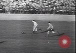 Immagine di Il Calcio o le partite di calcio in Germania durante la seconda guerra mondiale Stuttgart Germania, 1944, secondo 12 filmato di repertorio 65675059089