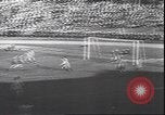 Immagine di Il Calcio o le partite di calcio in Germania durante la seconda guerra mondiale Stuttgart Germania, 1944, secondo 32 filmato di repertorio 65675059089