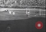 Immagine di Il Calcio o le partite di calcio in Germania durante la seconda guerra mondiale Stuttgart Germania, 1944, secondo 34 filmato di repertorio 65675059089