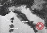 Immagine di Benito Mussolini con funzionari tedeschi Teatro europeo, 1944, secondo 4 filmato di repertorio 65675059093