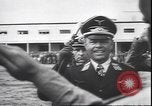 Immagine di Benito Mussolini con funzionari tedeschi Teatro europeo, 1944, secondo 7 filmato di repertorio 65675059093