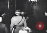 Immagine di Benito Mussolini con funzionari tedeschi Teatro europeo, 1944, secondo 32 filmato di repertorio 65675059093