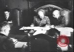 Immagine di Benito Mussolini con funzionari tedeschi Teatro europeo, 1944, secondo 49 filmato di repertorio 65675059093