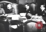 Immagine di Benito Mussolini con funzionari tedeschi Teatro europeo, 1944, secondo 55 filmato di repertorio 65675059093