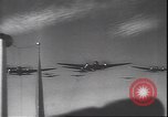 Immagine di Il tedesco ha 111 bombardieri attaccando obiettivi sovietica Il Gomel Russia Unione Sovietica, 1944, secondo 38 filmato di repertorio 65675059094