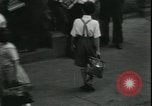 Image écoles rouvrir New York United States USA, 1931, de la seconde 10 séquences d'archives historiques vidéo 65675059116