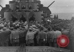 Image obsèques en mer Océan Pacifique, 1945, de la seconde 18 séquences d'archives historiques vidéo 65675059123