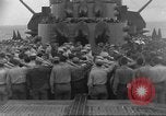 Image obsèques en mer Océan Pacifique, 1945, de la seconde 20 séquences d'archives historiques vidéo 65675059123