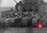 Image obsèques en mer Océan Pacifique, 1945, de la seconde 22 séquences d'archives historiques vidéo 65675059123