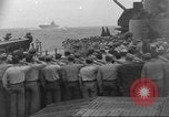 Image obsèques en mer Océan Pacifique, 1945, de la seconde 26 séquences d'archives historiques vidéo 65675059123