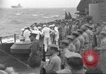 Image obsèques en mer Océan Pacifique, 1945, de la seconde 40 séquences d'archives historiques vidéo 65675059123
