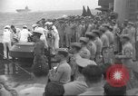 Image obsèques en mer Océan Pacifique, 1945, de la seconde 49 séquences d'archives historiques vidéo 65675059123