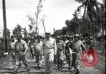 Immagine di Generale MacArthur Balikpapan Borneo Indonesia, 1945, secondo 8 filmato di repertorio 65675059138