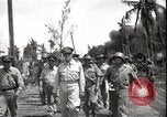 Immagine di Generale MacArthur Balikpapan Borneo Indonesia, 1945, secondo 9 filmato di repertorio 65675059138