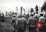Immagine di Generale MacArthur Balikpapan Borneo Indonesia, 1945, secondo 27 filmato di repertorio 65675059138