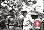 Immagine di Generale MacArthur Balikpapan Borneo Indonesia, 1945, secondo 49 filmato di repertorio 65675059138