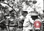 Immagine di Generale MacArthur Balikpapan Borneo Indonesia, 1945, secondo 50 filmato di repertorio 65675059138